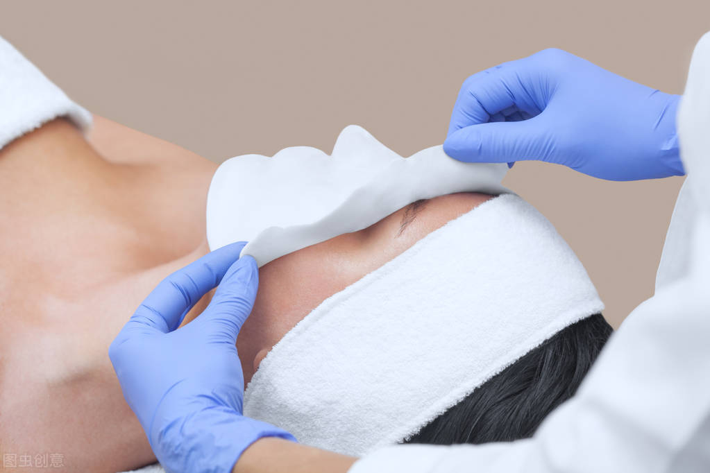 皮肤毛孔粗大卡粉怎么解决,30岁皮肤粗糙毛孔粗大怎么办