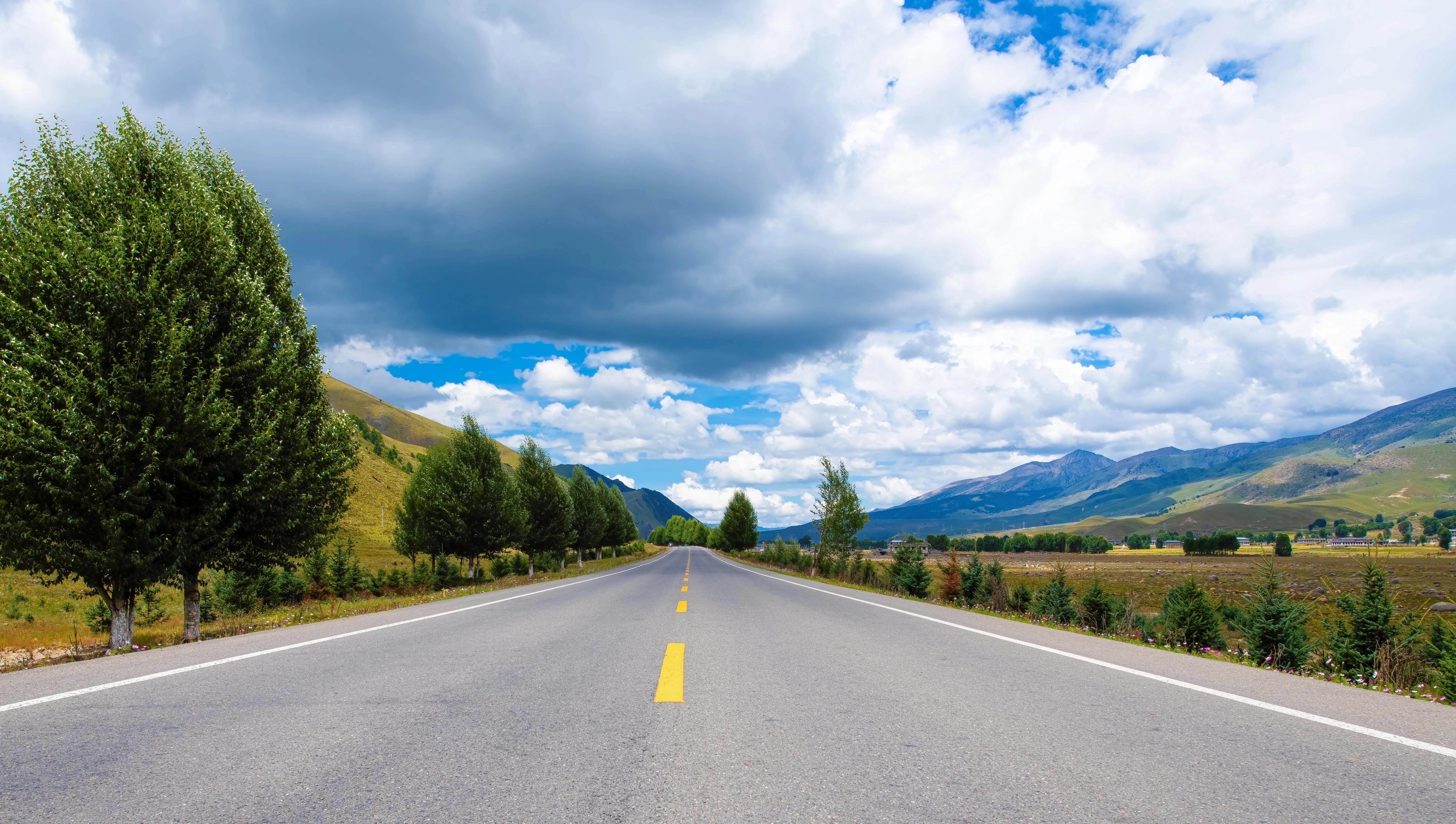 甘孜州最美风景在路上,金秋的甘孜州