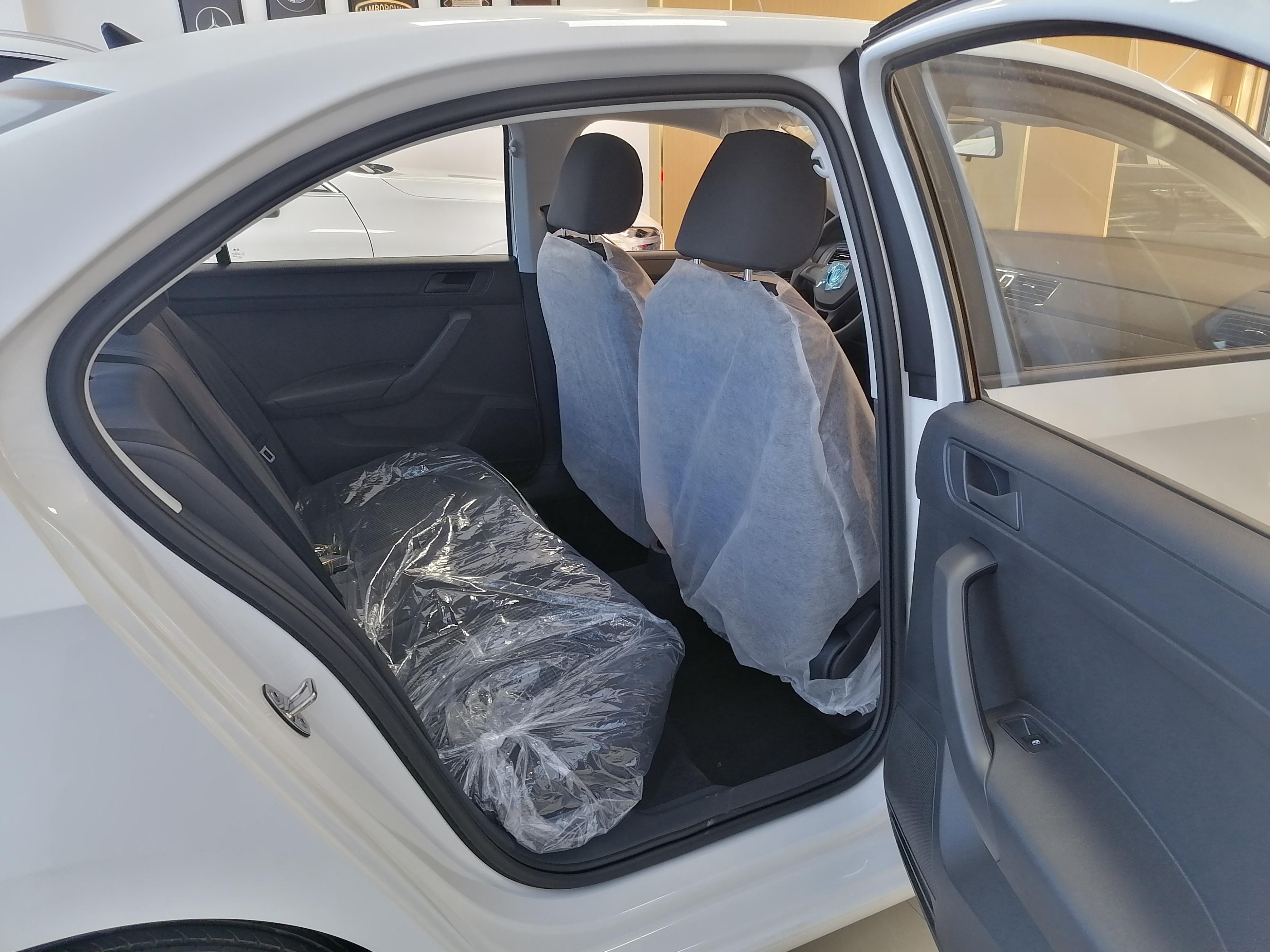 大众桑塔纳2024款自动豪华版测评,大众桑塔纳最老的一款高清图片