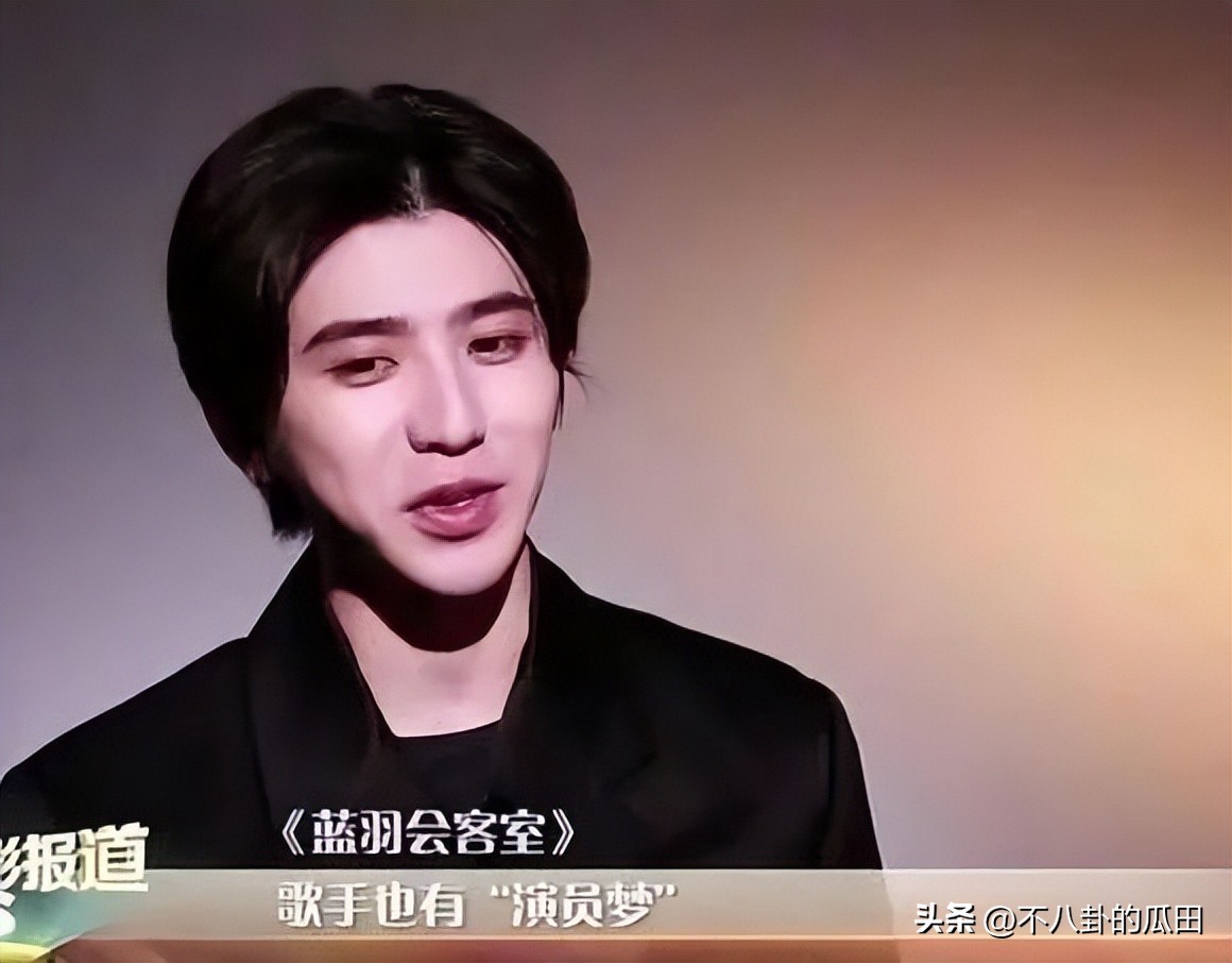 蔡徐坤下巴太尖惹争议图片,蔡徐坤下巴是假体吗