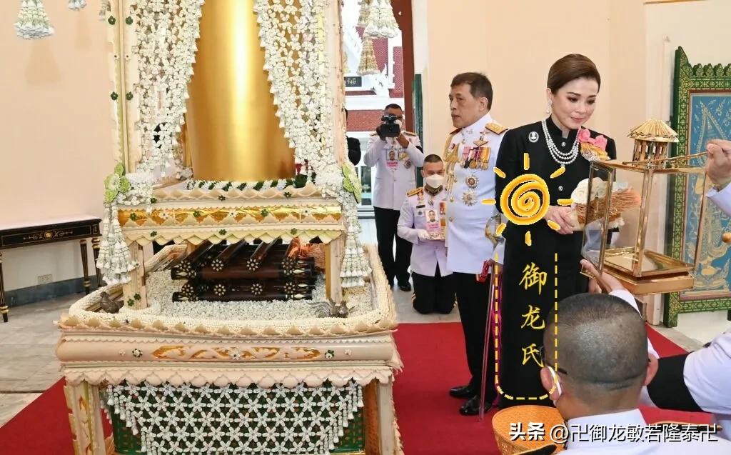 泰国国王夫妇主持“比萨德杰王子殿下”的火化仪式