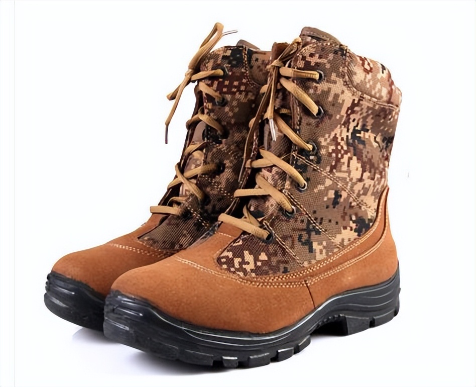 曾经的解放军高寒地区革命性单兵装备之一保暖性超强的07式防寒靴