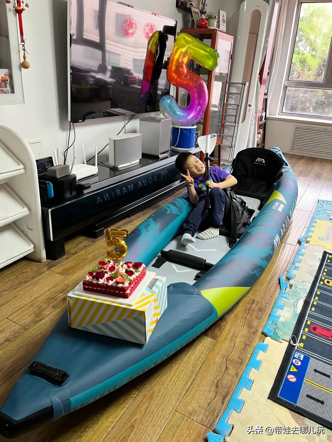 超酷的生日礼物！给孩子买条船，选个好日子下水啦！