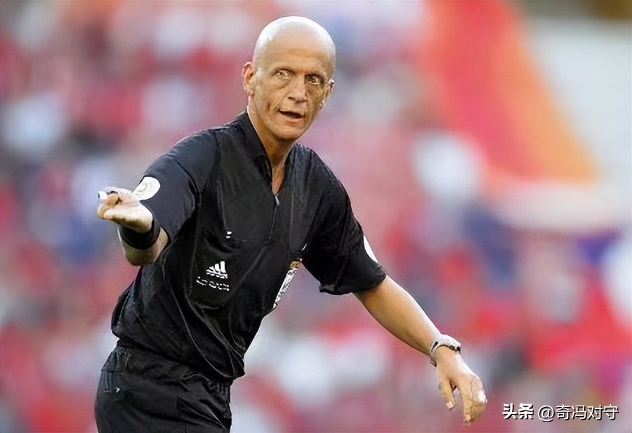 卡塔尔世界杯光头裁判科里纳,卡塔尔世界杯光头裁判