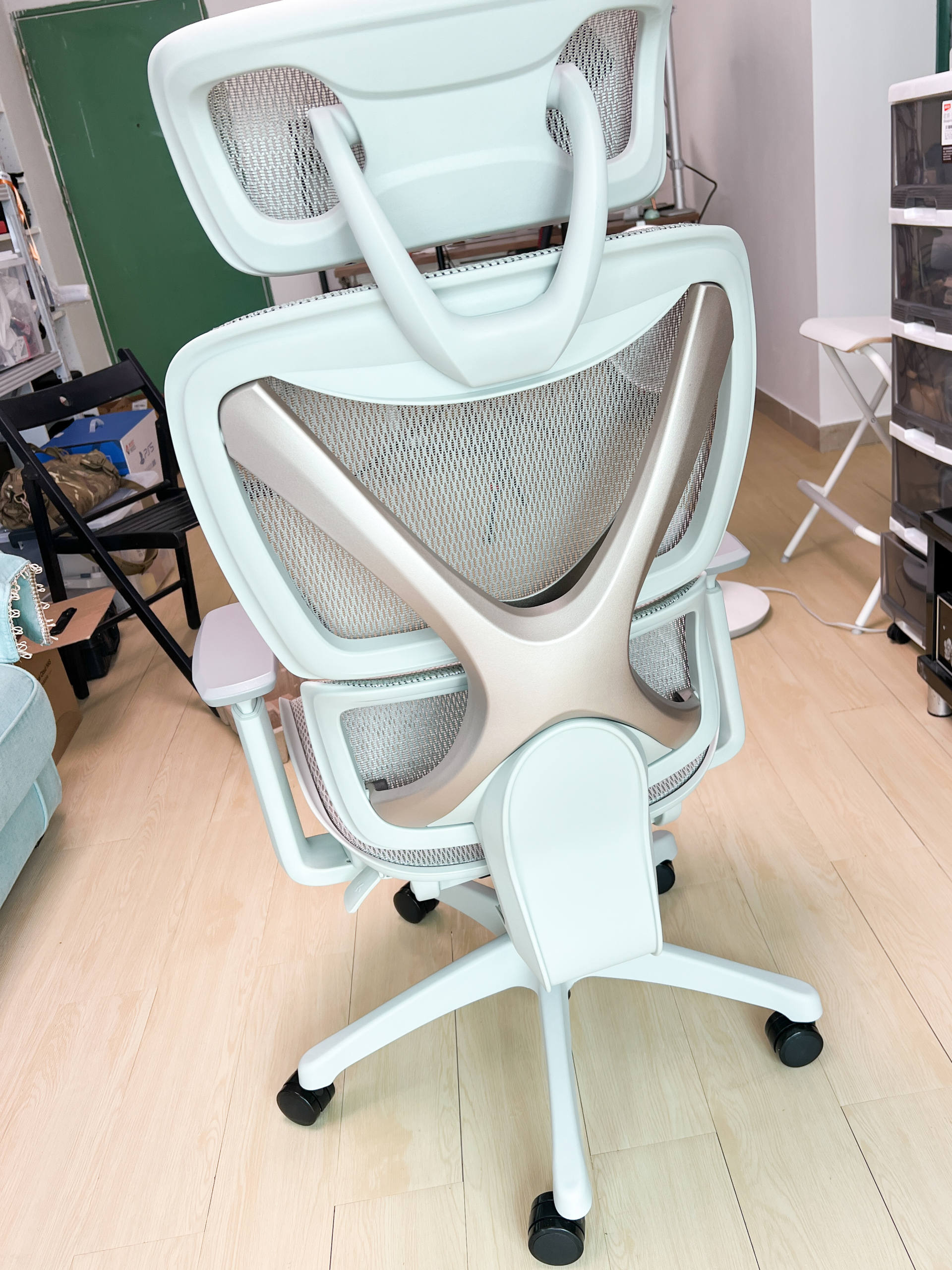 永艺入门级人体工学椅哪款最值,永艺y椅和xy椅有啥区别