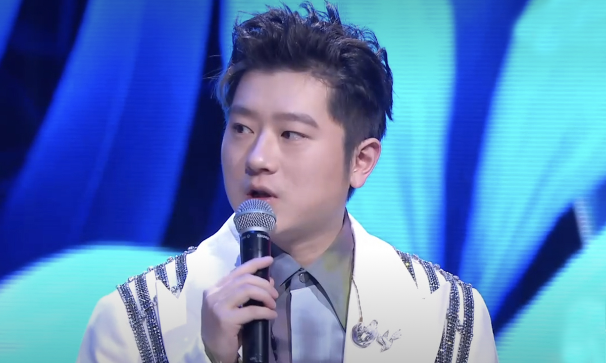 歌手2020周深夺冠现场完整版,周深李宇春星光大赏现场