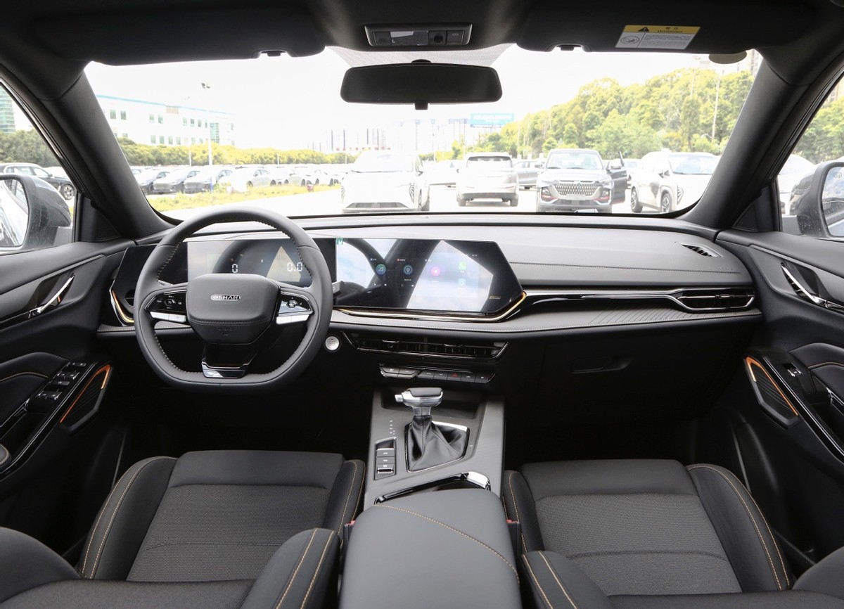 9.58万起三款大空间时尚紧凑型suv,13万落地紧凑型suv