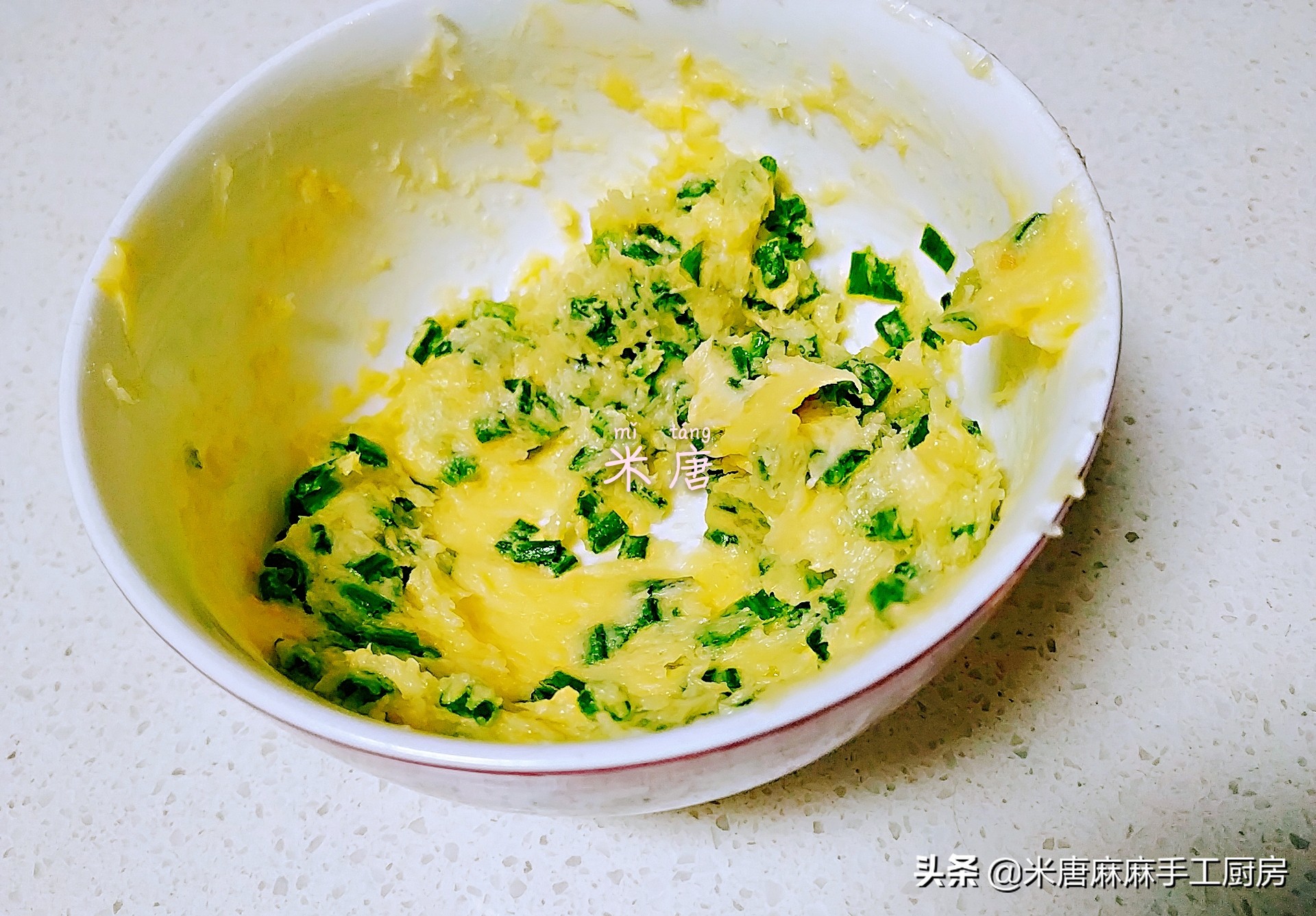 米唐麻麻吐司视频,轻松get简单又好吃的蒜香吐司