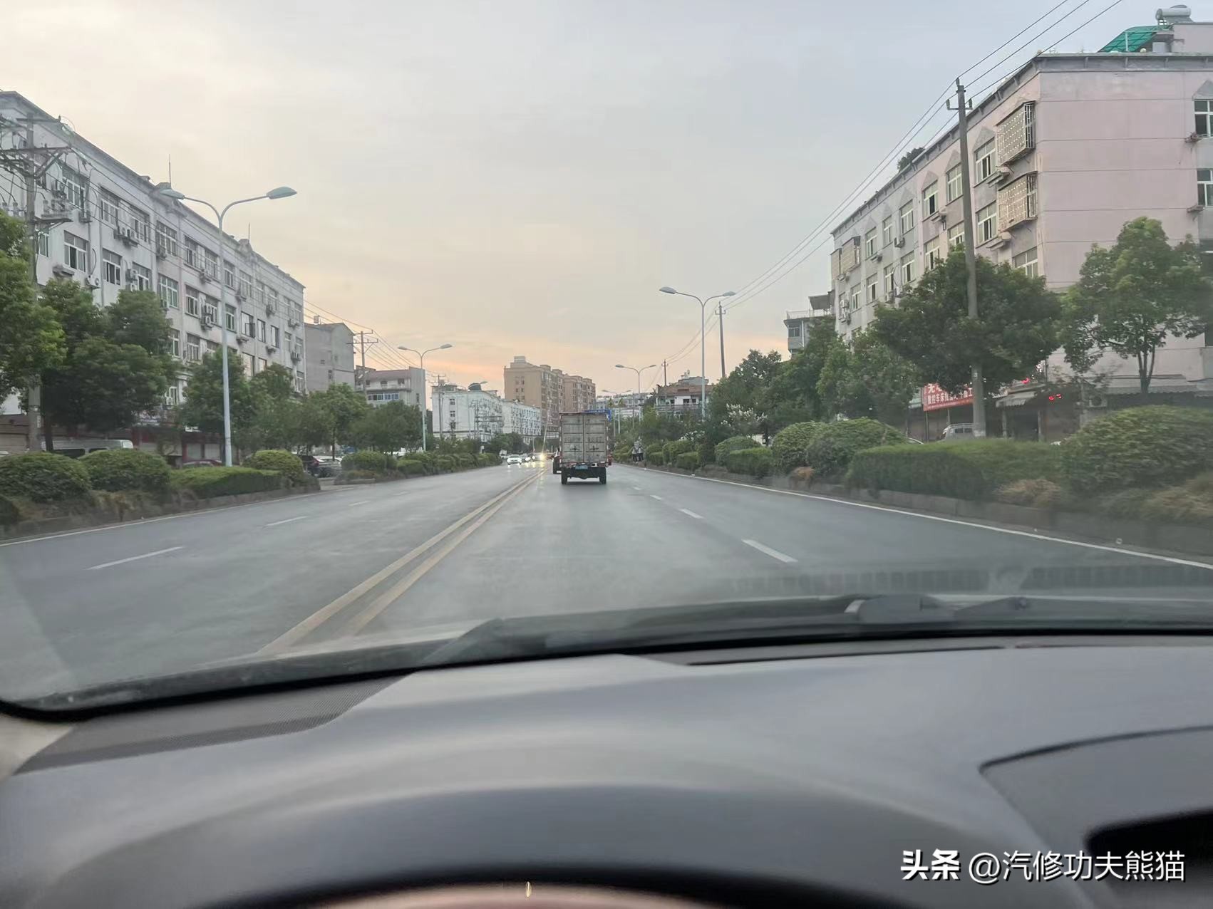 一车传三代丰田越野,六代半丰田凯美瑞烧机油