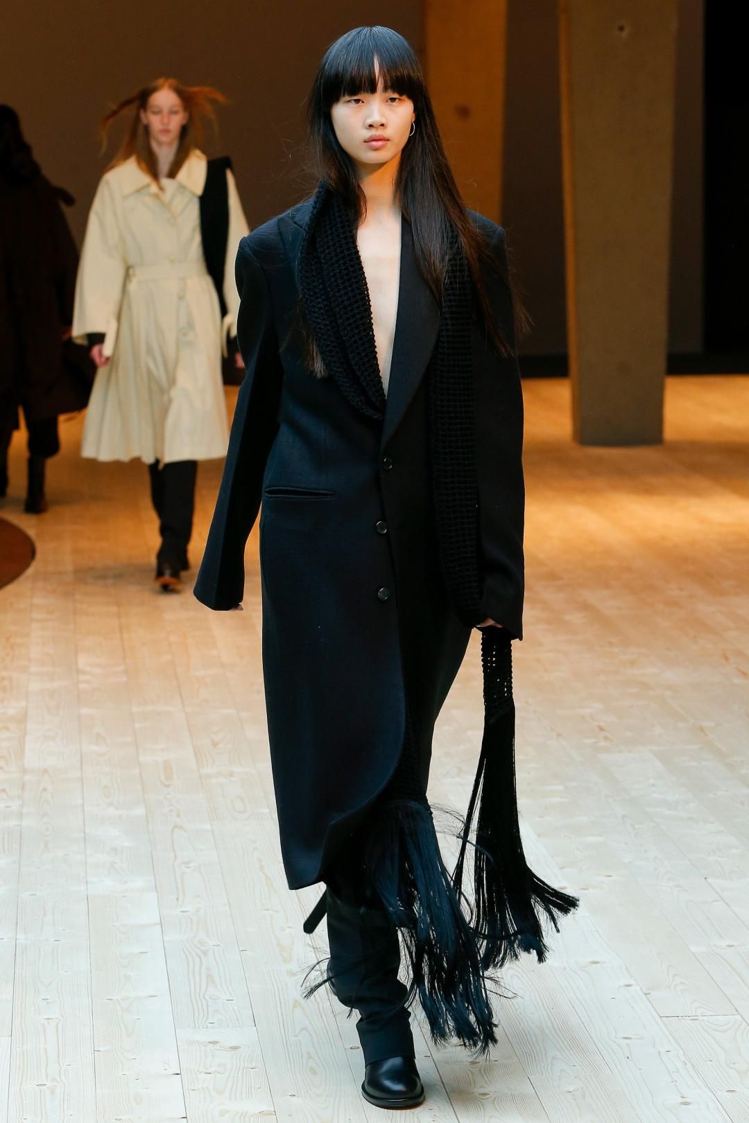 lisa和celine的穿搭风格,celine和lisa要到期了吗