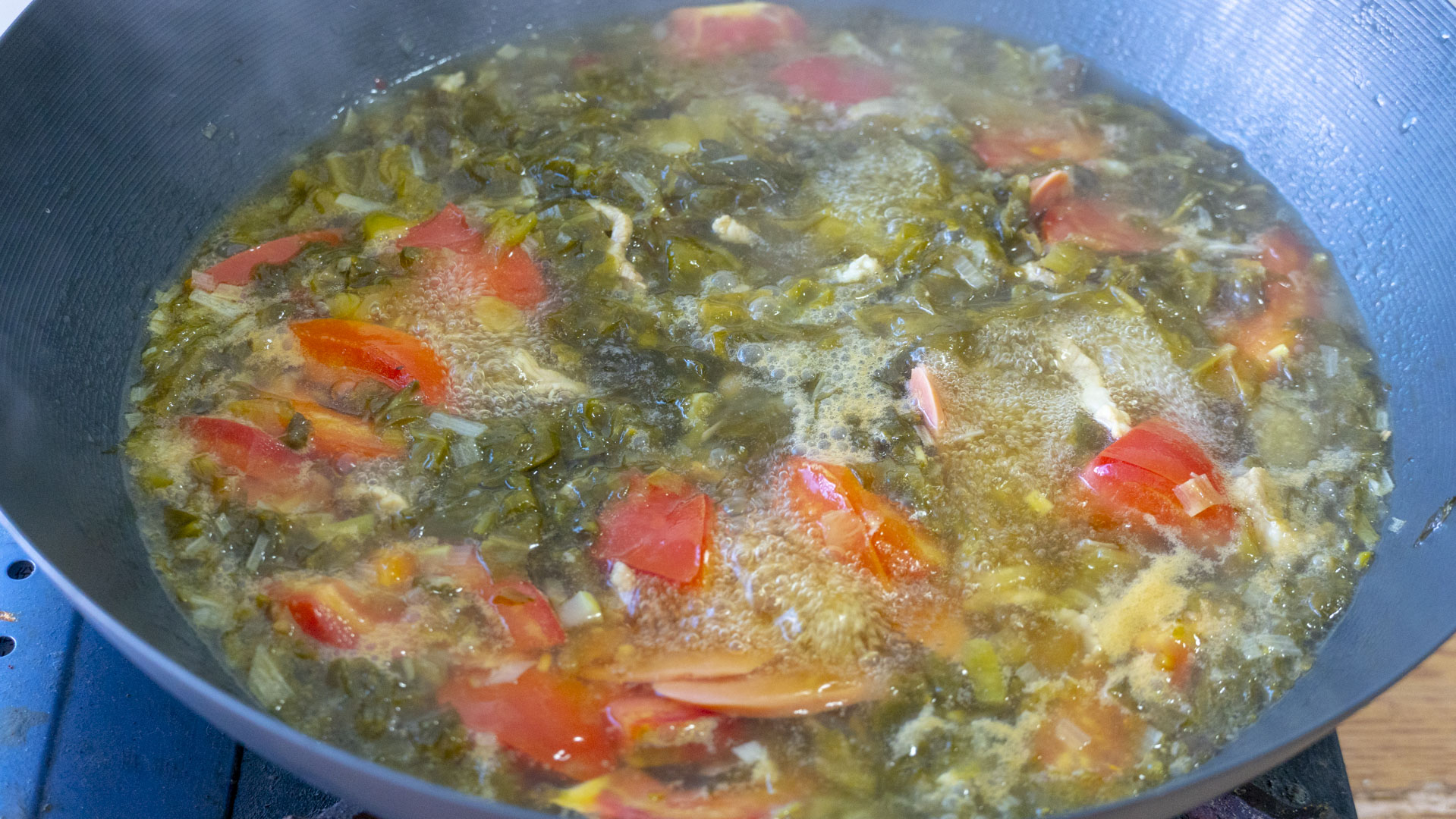 酸菜好吃不发臭的做法,酸菜鲜做的酸菜怎样吃才能更安全