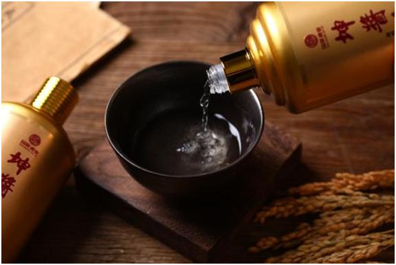 先喝酒后付款,先转账买酒的套路