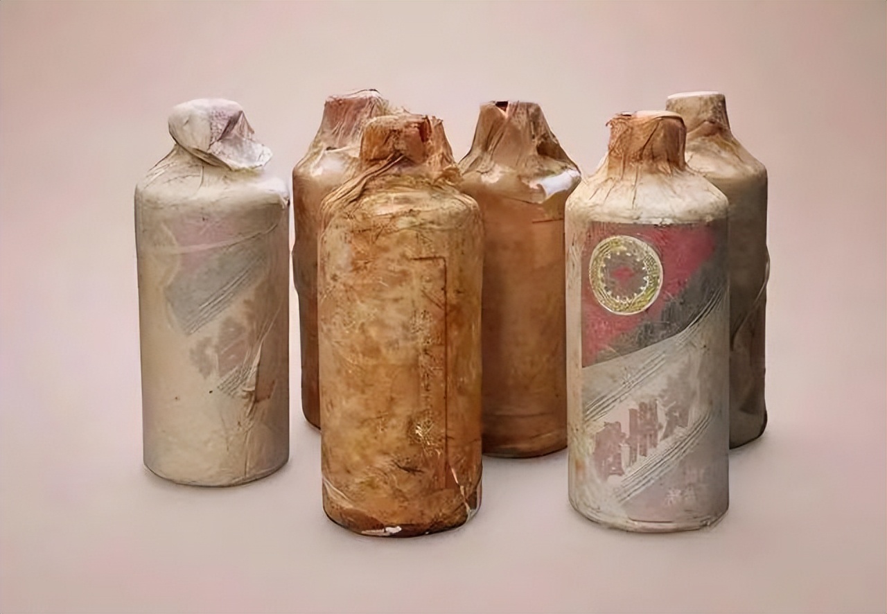 大爷挖出6000年文物,挖出几十年的茅台