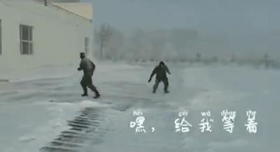 部队里打雪仗,部队打雪仗站岗
