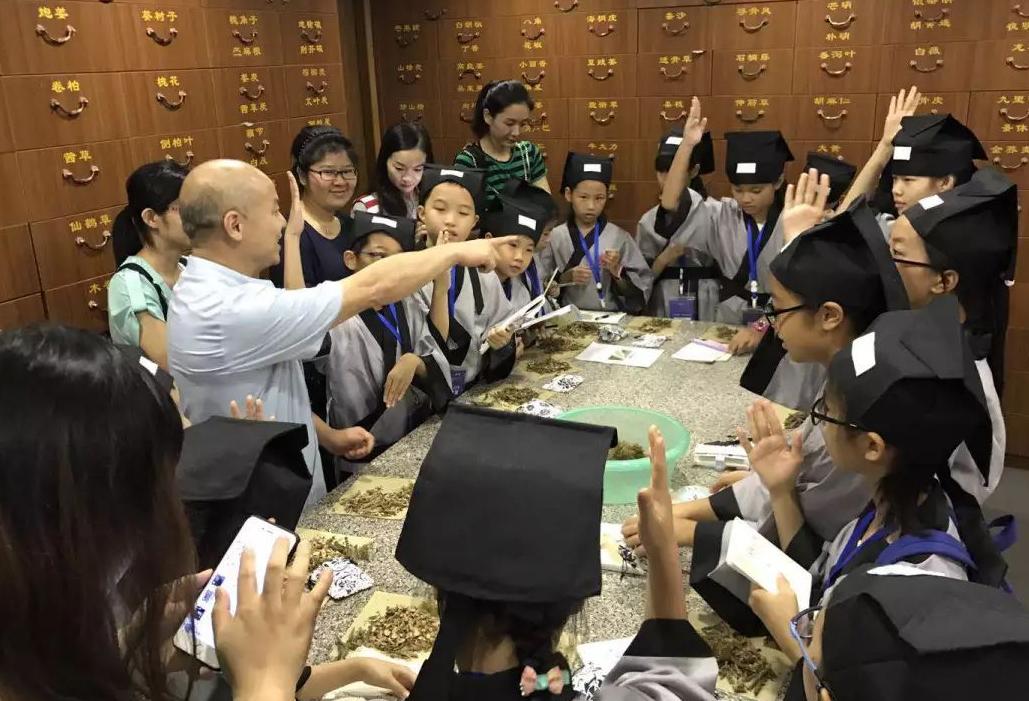 围绝经期综合征中医辨证心肾不交,绝经期肾阴阳两虚中医辨证