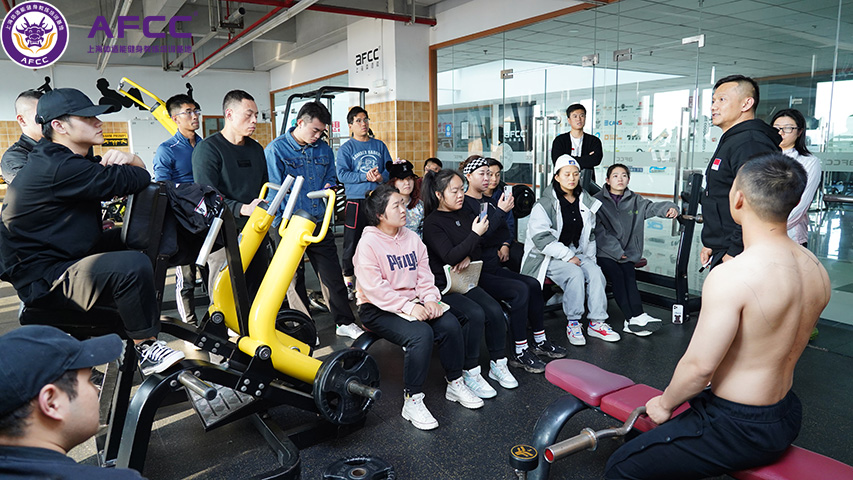 私人健身教练培训班一般学费多少,私人健身教练培训学费多少钱