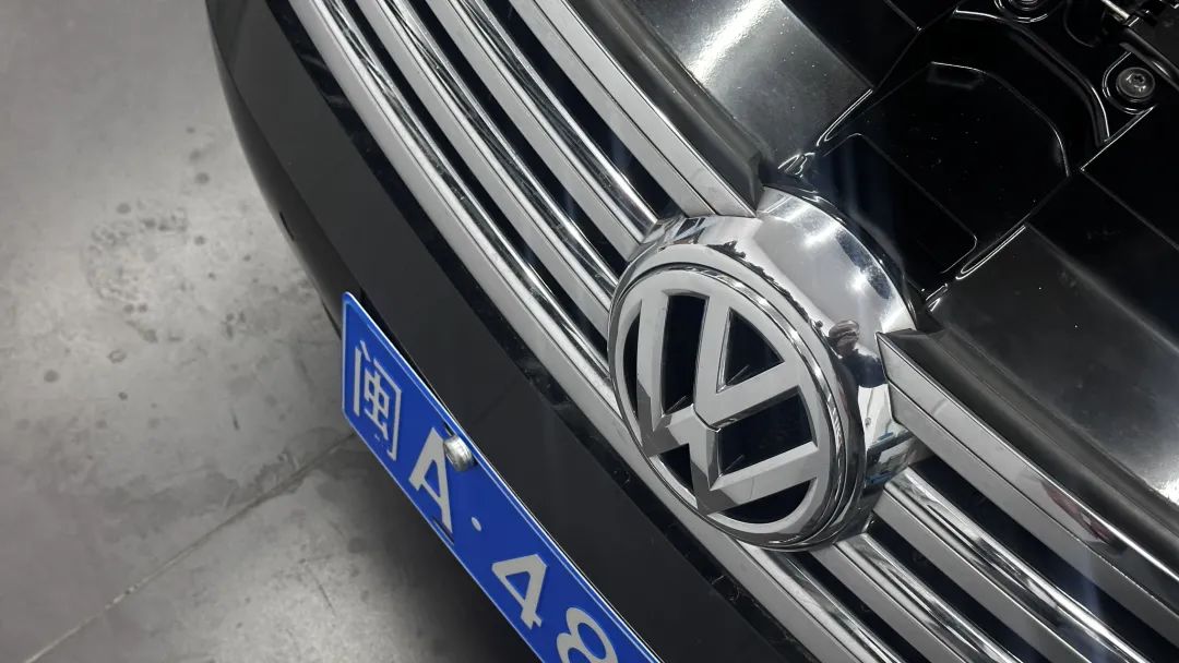 大众100万左右的车辉腾,重庆二手辉腾全面翻新修复