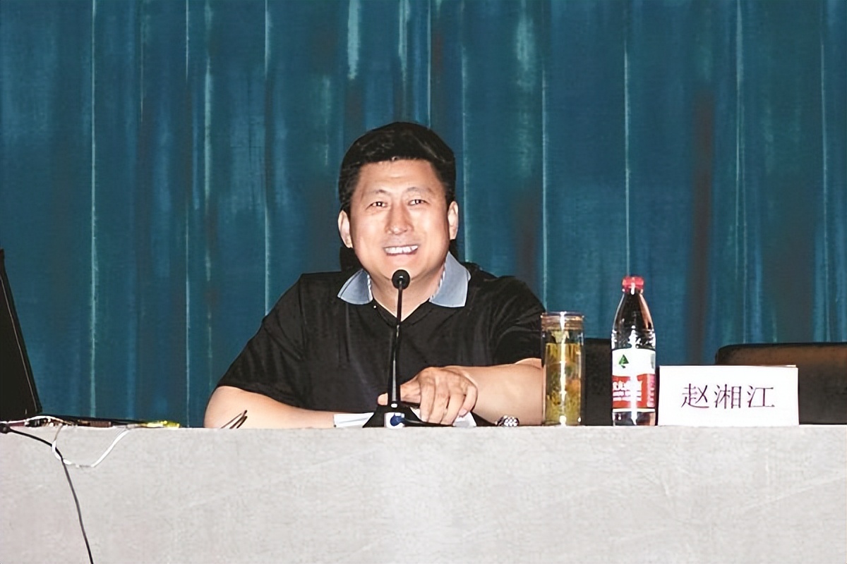 以高质量*党**建引领高质量发展——深圳市宝安区“薪火相传深调研*党**建辅导促跨越”专题研学活动专家观点摘编