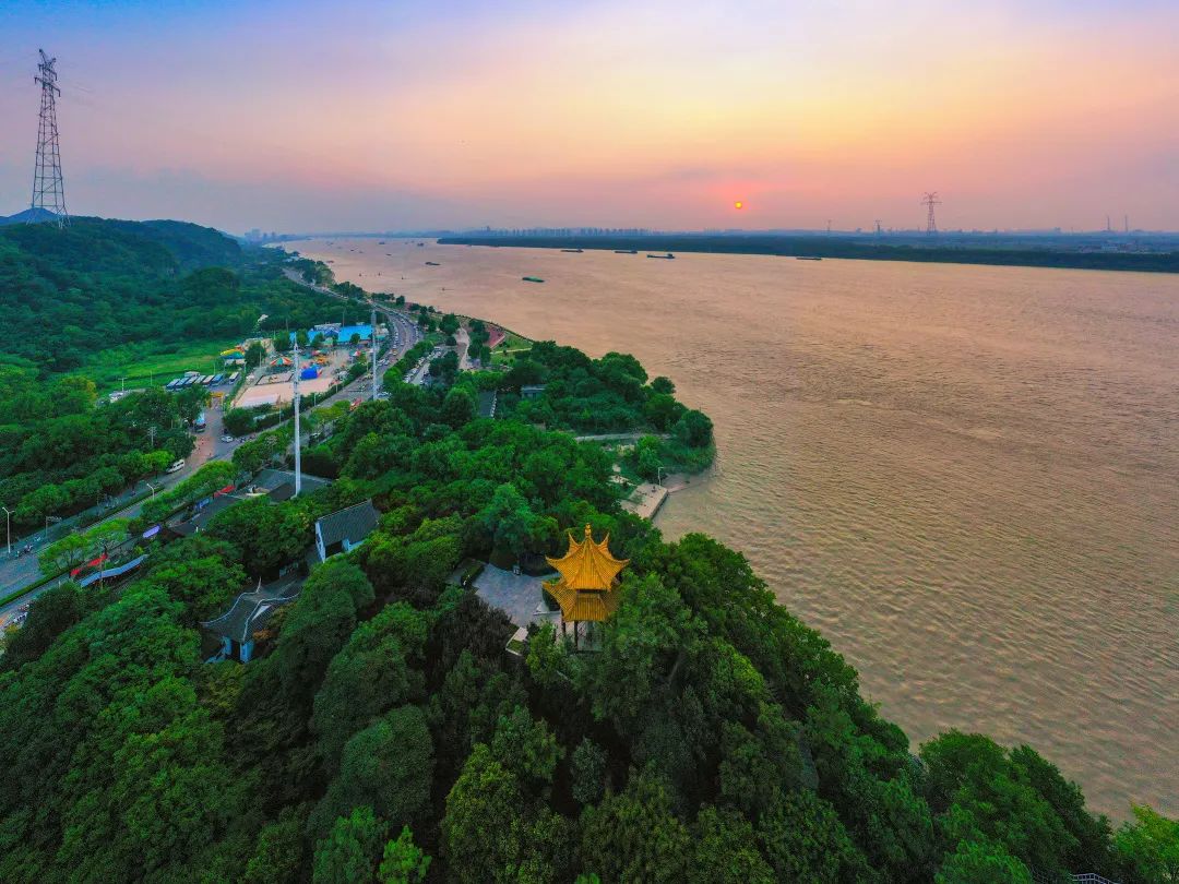 南京栖霞山最佳旅游时间是几月,去南京栖霞山半日旅游攻略