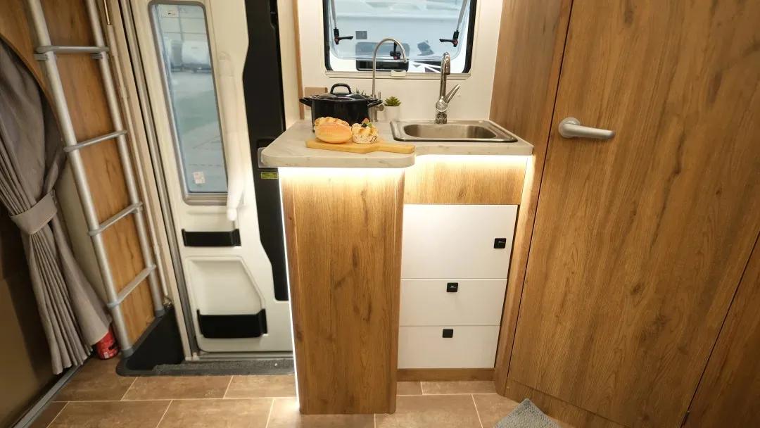 德兴大熊座房车旅行,全新德兴大熊座房车