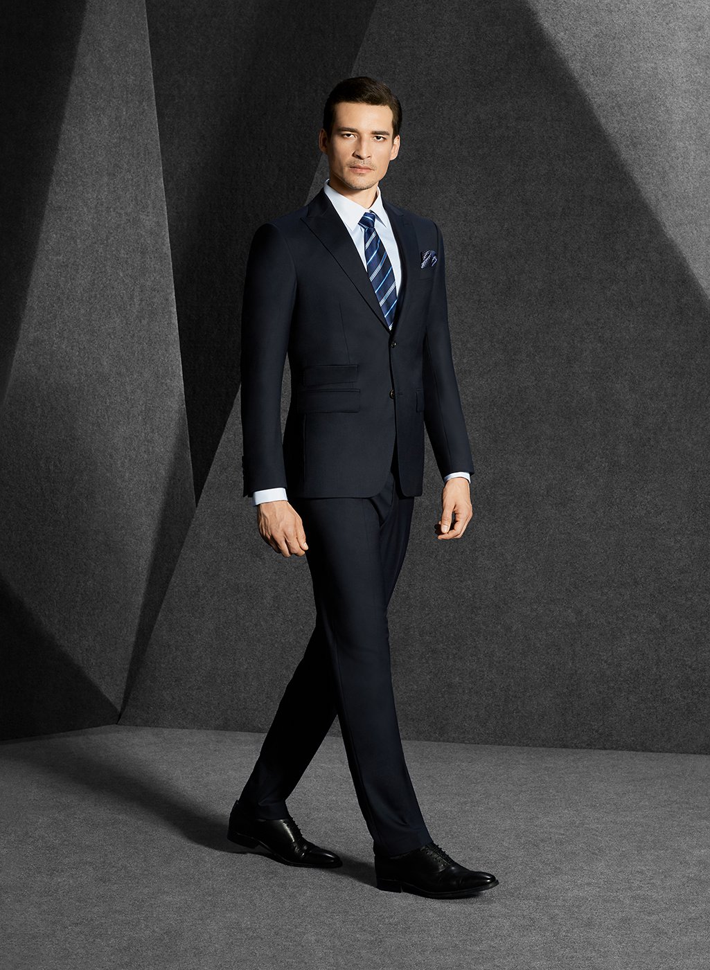 成都定制职业西装哪家好,休闲西服男装品牌排行前十名