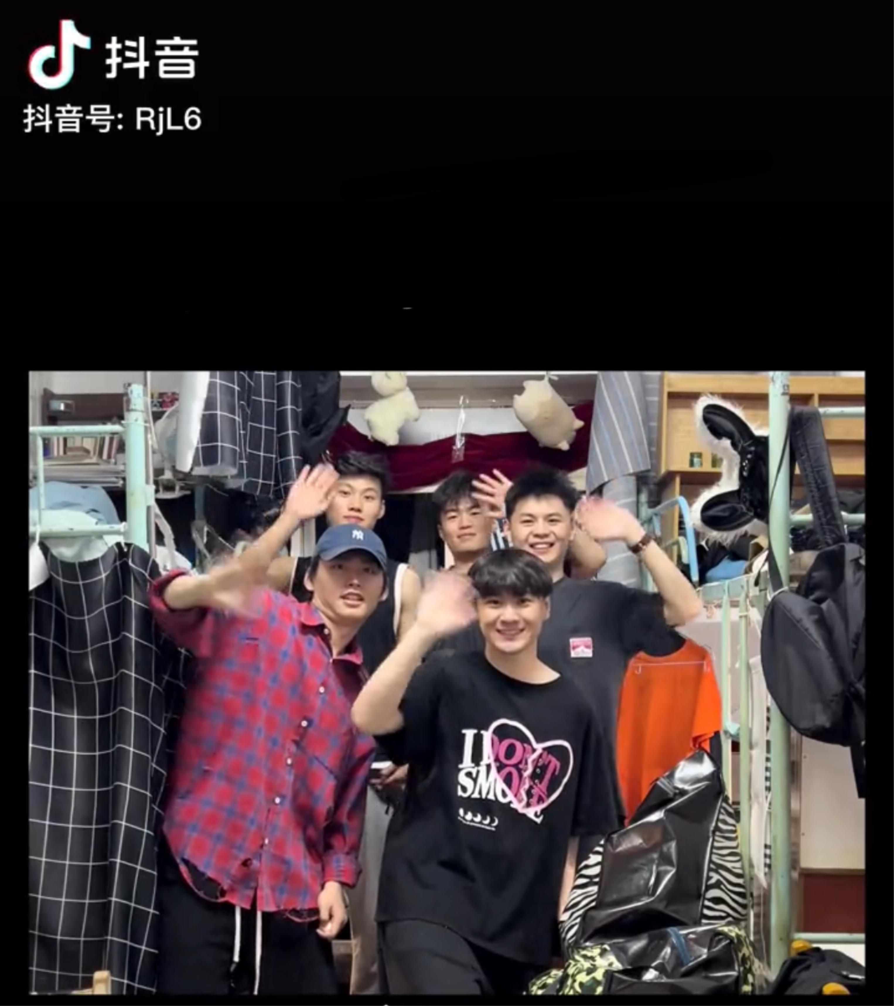 00后大学毕业当老师,00后大学毕业打游戏