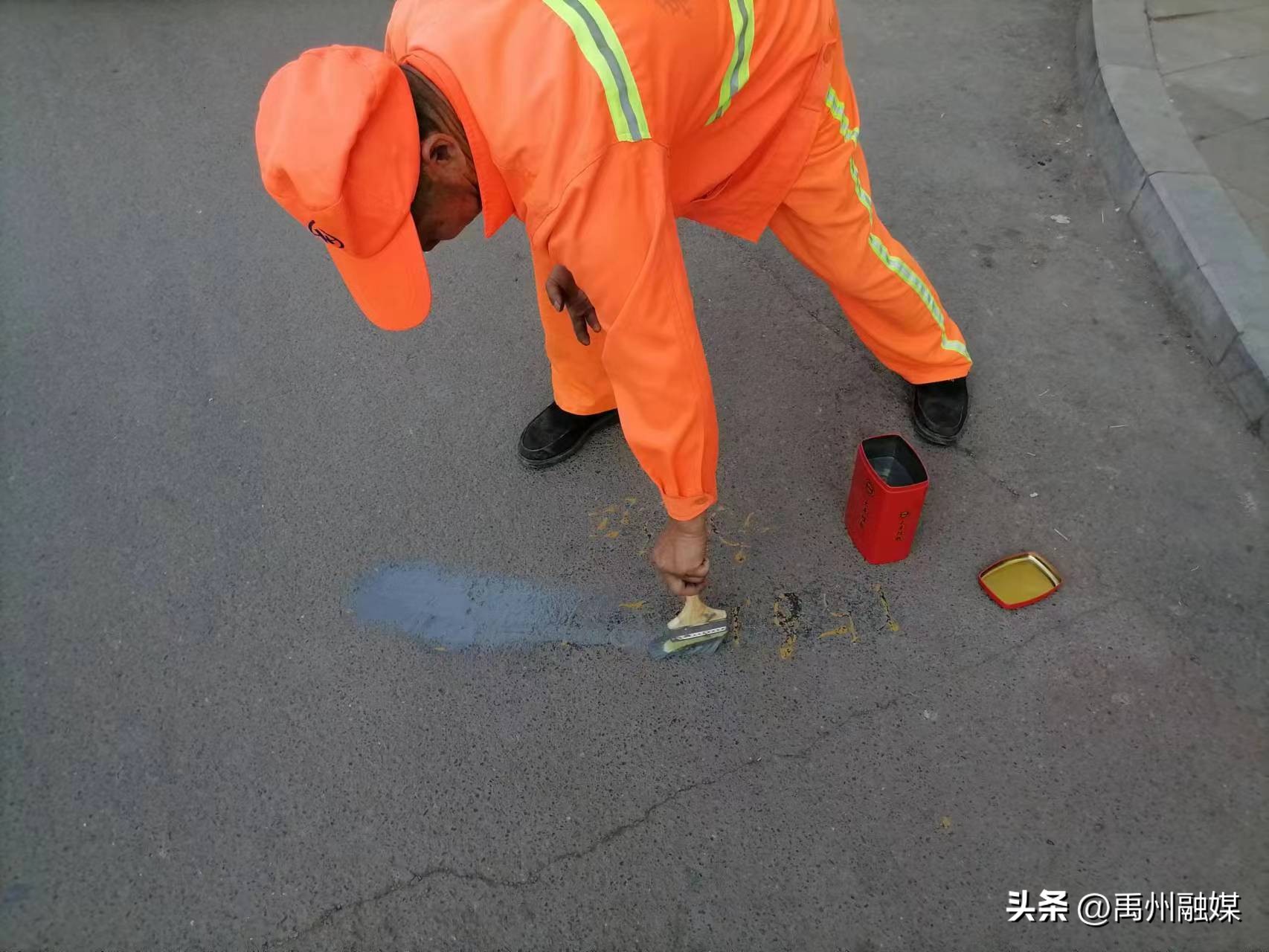 禹州环卫:干净整洁迎国庆同心共创文明城