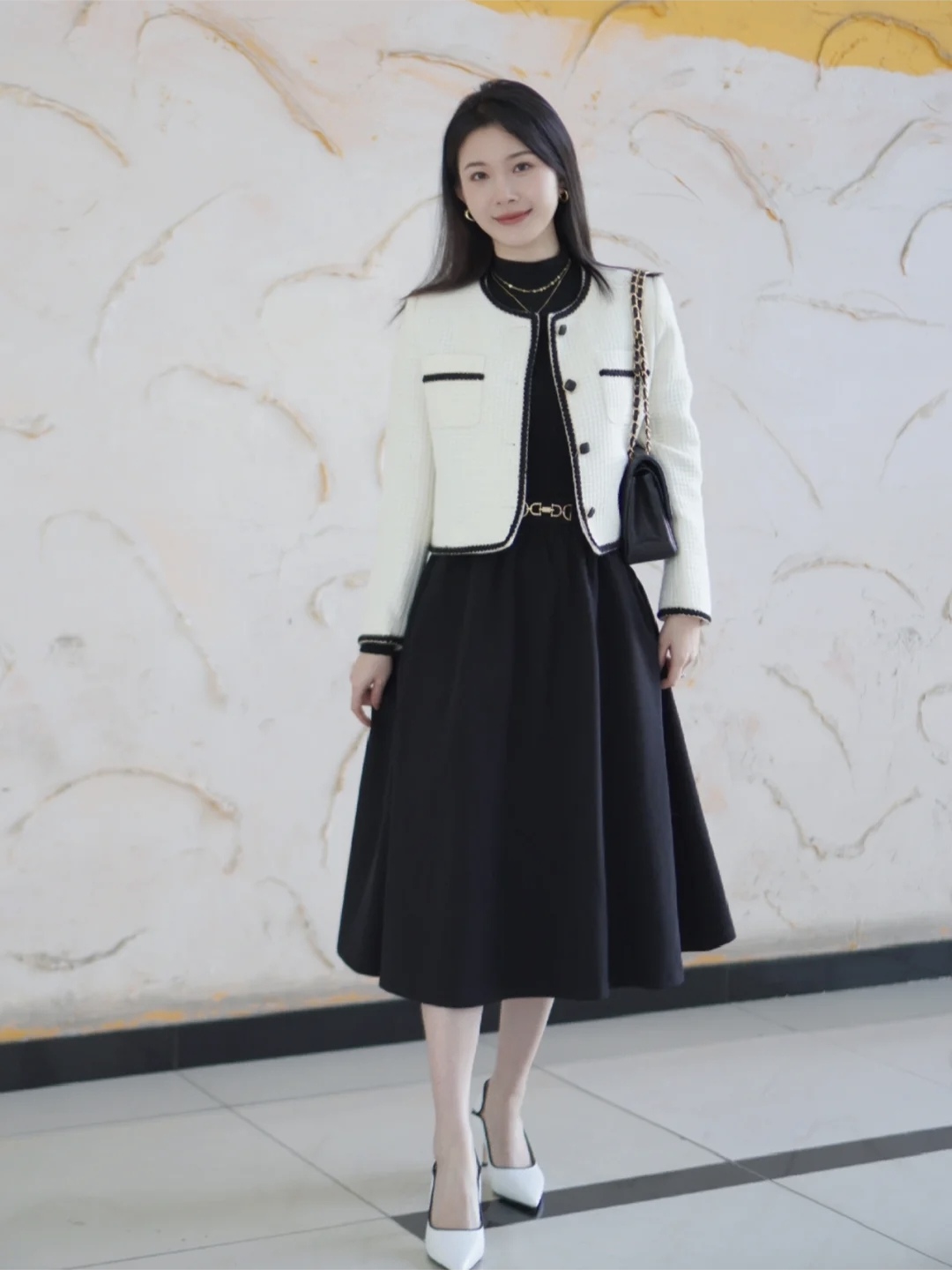 小香风半身裙怎么穿出高级感,小香风半身裙中长款搭配