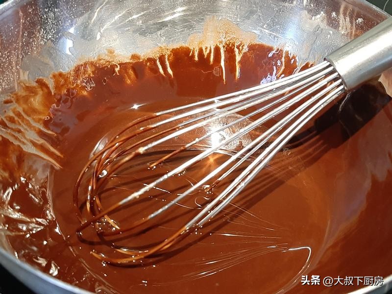 巧克力爆浆燕麦片蛋糕,巧克力纸杯蛋糕不塌不回缩的诀窍