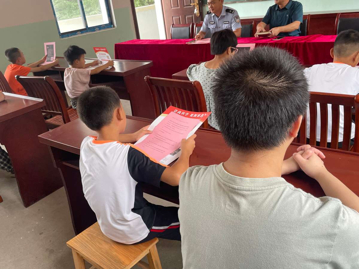 法治宣传进校园普法活动促成长,法制宣传进校园普法教育促成长