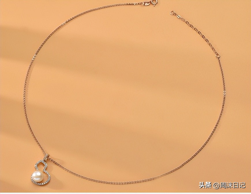 一生一条珍珠项链年轻时髦,女人一生必须要有条珍珠项链