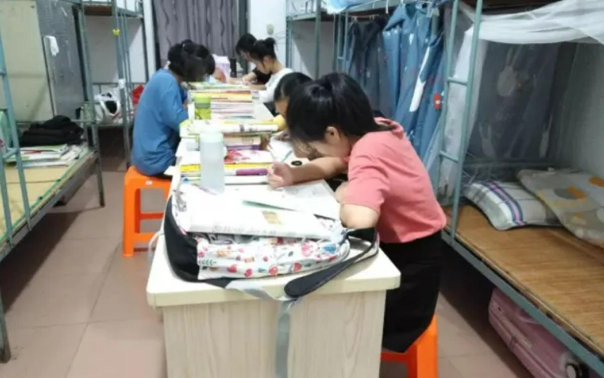 孩子高三了是走读好还是住校好,高考后才知道住校和走读的区别