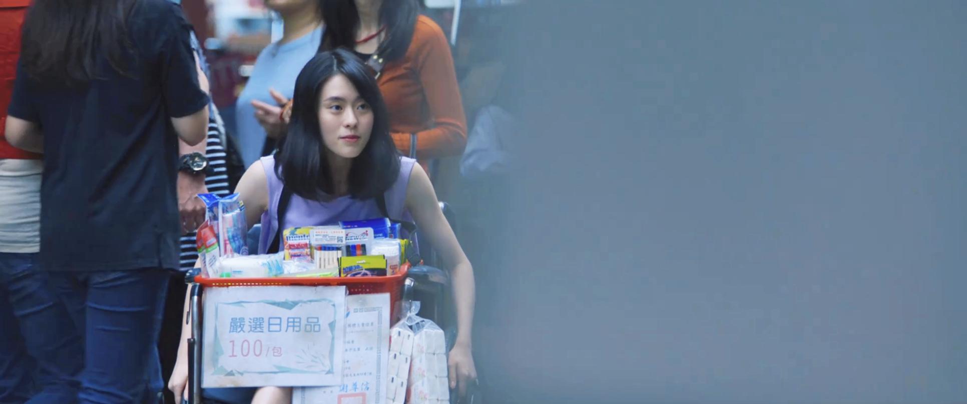 弑亲、卖肉、*拍偷**，尺度爆表，如此生猛的华语片，惊到我了