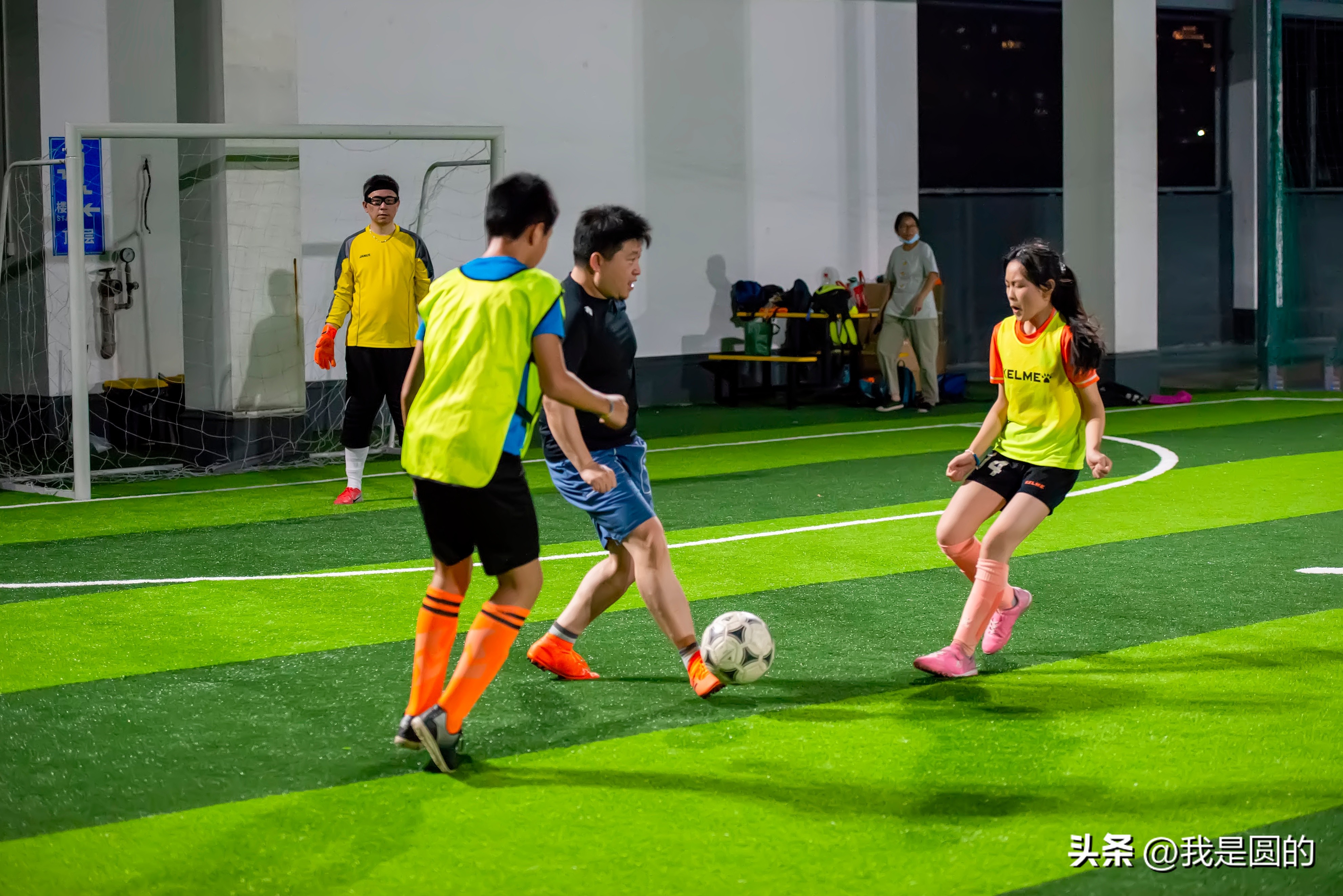 足球摄影文字说明,足球摄影作品文字说明