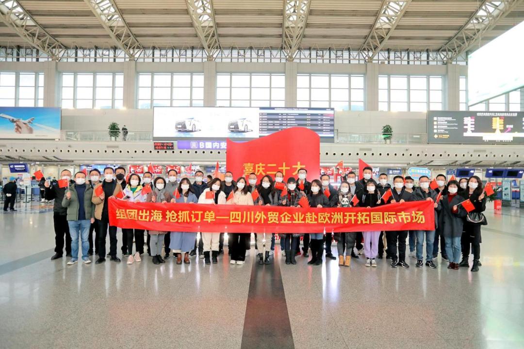 都在搞钱,都在拼命搞钱的时代