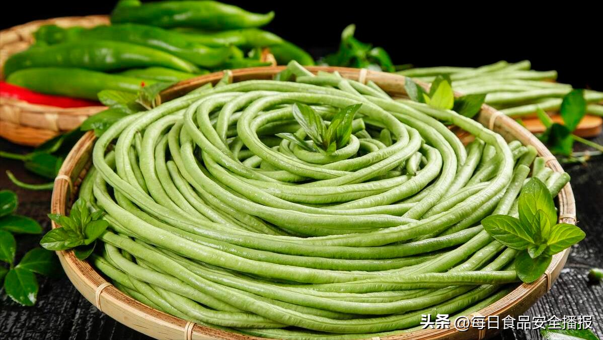 注意，青岛曝光49批问题食品，含西红柿、生鸡肉、虾蛄、橘子