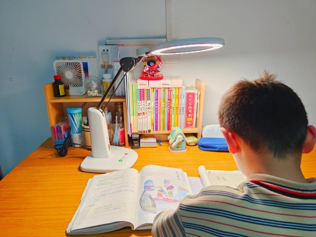 爱德华护眼灯靠谱吗,爱德华护眼灯真的可以保护视力吗