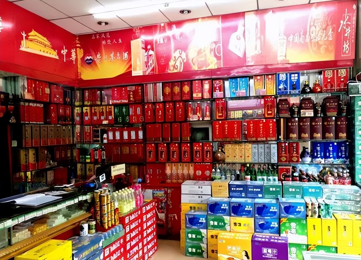 路边烟草店没人为什么还挣钱,路边的烟酒专卖店开什么盈利