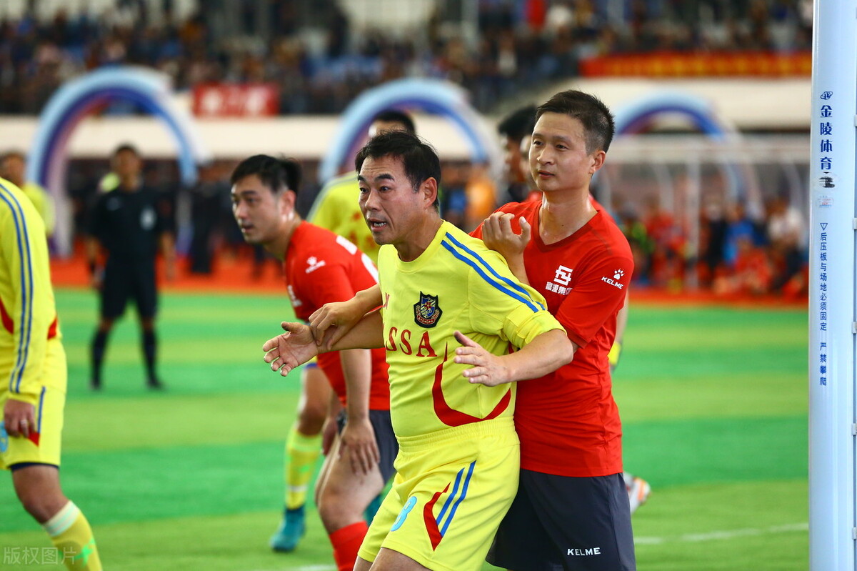 谭咏麟最近踢足球,谭咏麟踢足球是不是很厉害