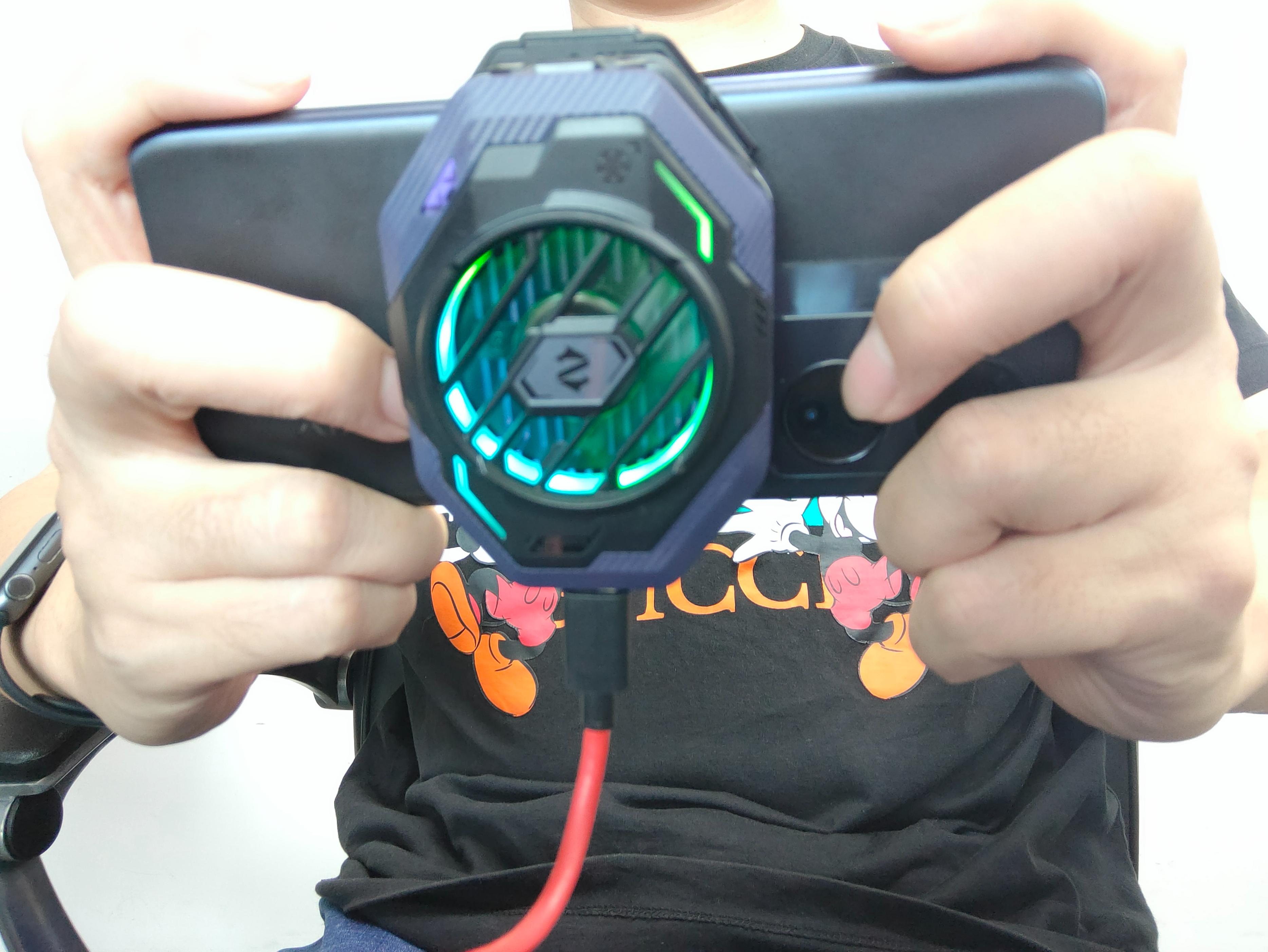 手机游戏散热背夹测评,游戏手机配散热背夹极限测试