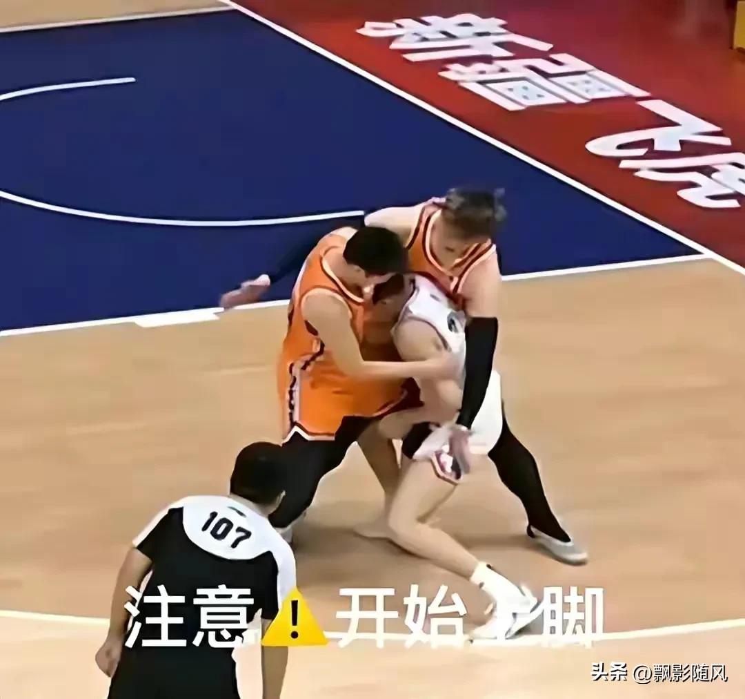 齐麟怒砸裁判,齐麟怒砸裁判完整