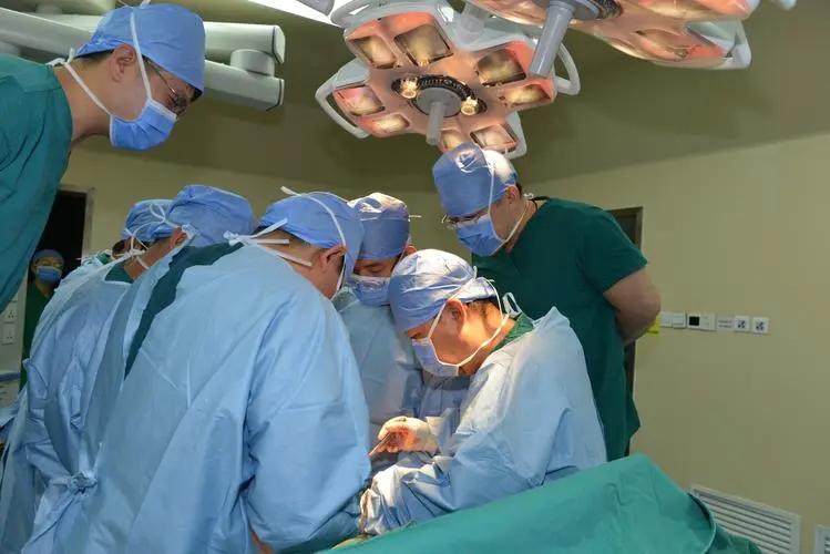 骨盆后环损伤后，新型螺钉的不同内固方法各有何优势？哪种方法好