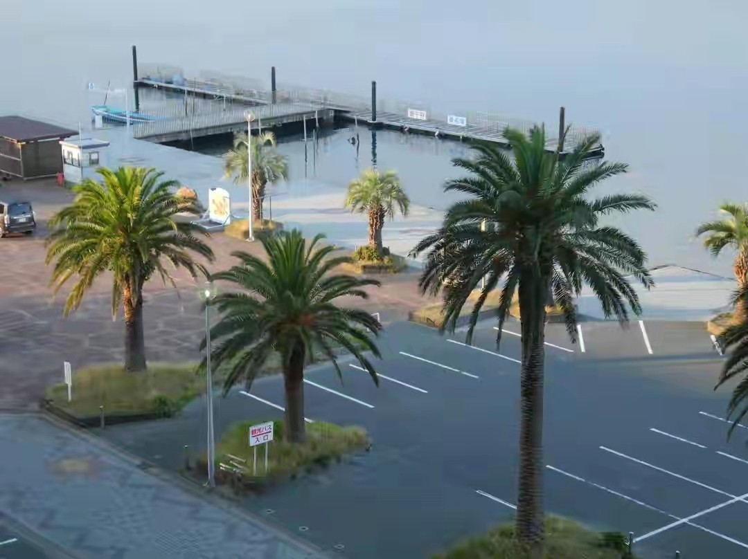 美济礁渚碧礁和永暑礁最新卫星图,南海不沉的航母是指哪个岛礁