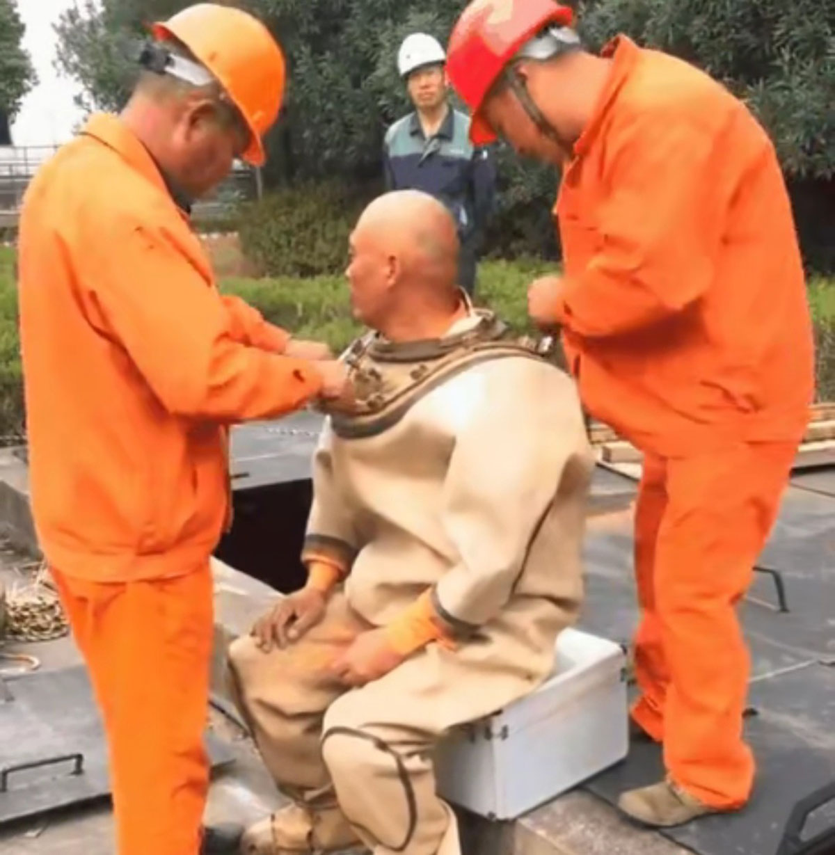 打桩机钻头很贵吗,打桩机钻头断了严重吗