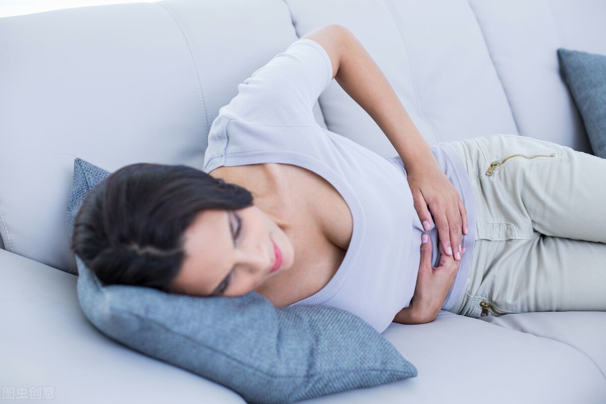 中医呃逆的形成原因和治疗方法,呃逆的症状和调理方法