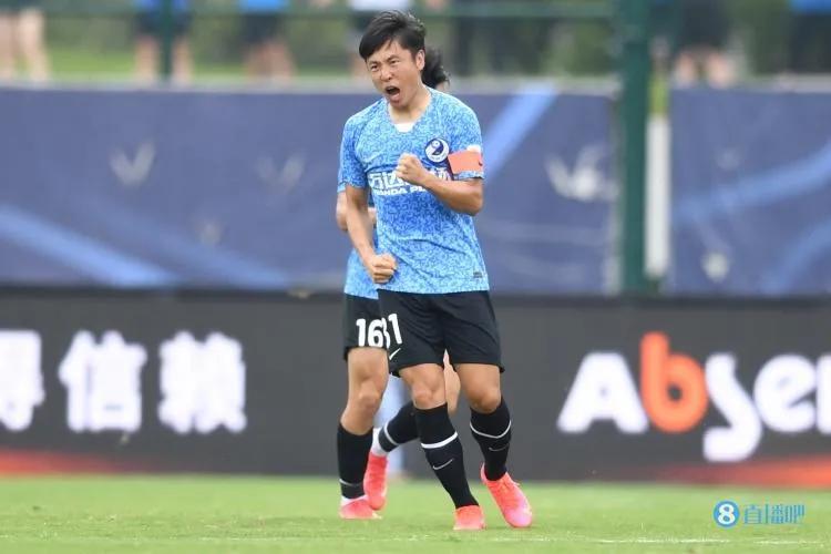 对足球深深的爱,对足球的爱情和热爱