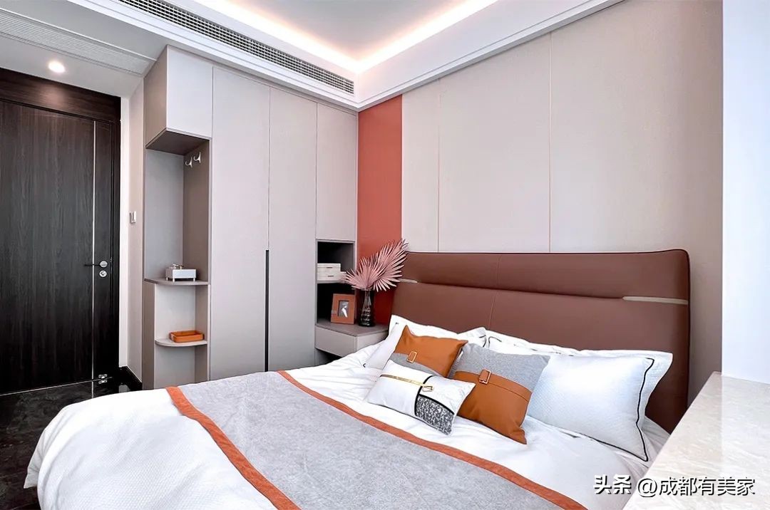 成品柜or定制柜谁更适合你家呢,比定制柜子更好的成品柜