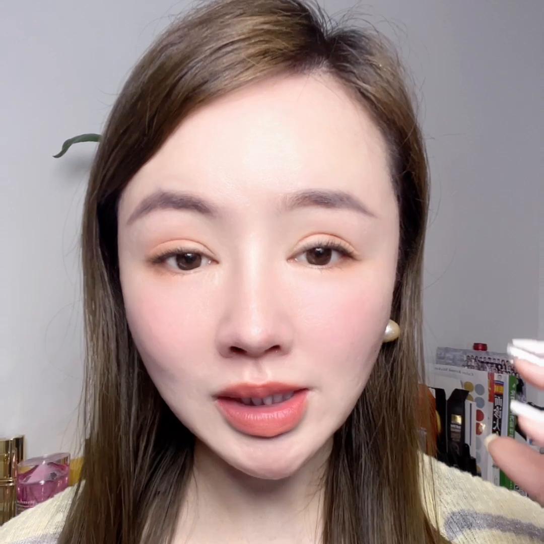 今天一个粉丝，还说家里买了好多的产品，一点效果都没有，...