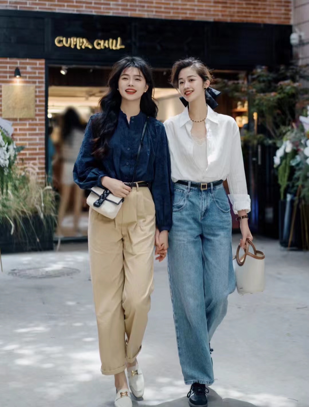 卡其色衣服怎样搭出高级感,早秋卡其色长袖衬衫外套高级穿搭