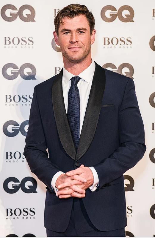 为什么明星脸上就没有胡子啊,为什么明星的脸上一点胡子也没有